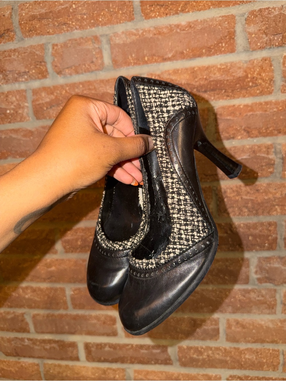 Classic Black Tweed and Leather Women's Pumps